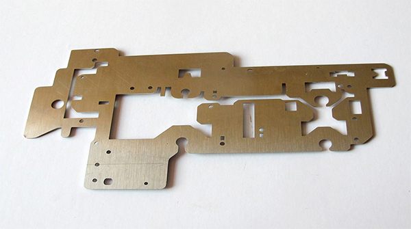 光纤激光切割机可以切割铜、铝等高反材料吗?